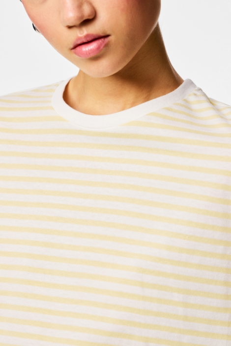 Pieces gele dames t-shirt | Close up