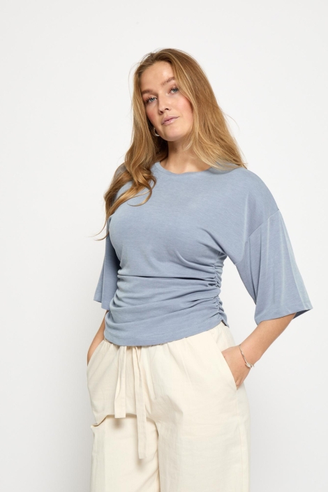 Minus blauwe dames t-shirt | Model vooraanzicht