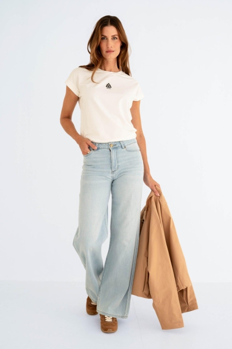 Maicazz ecru dames t-shirt | Model