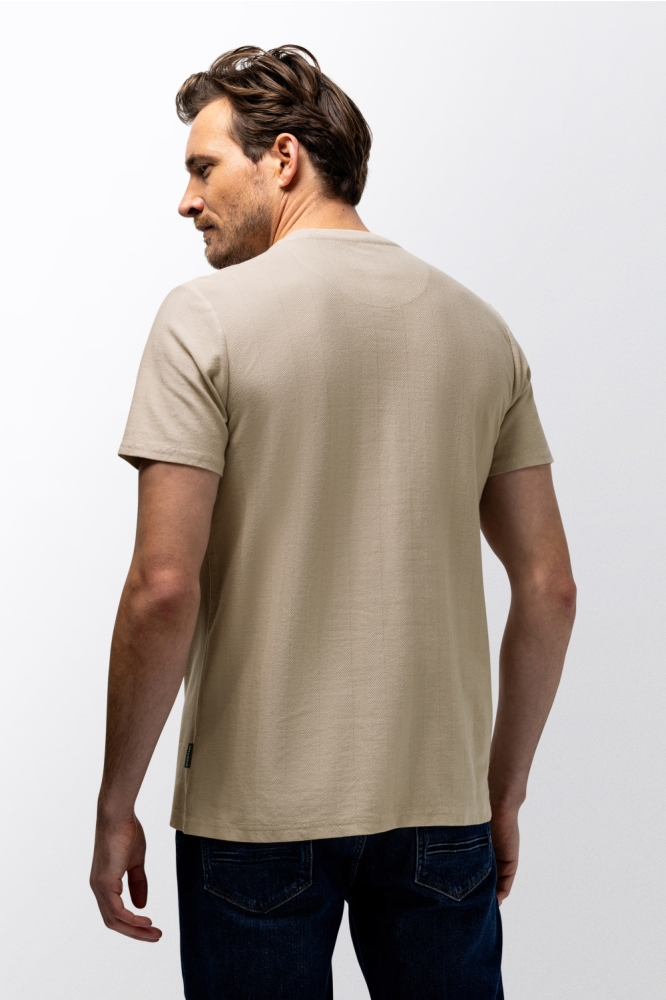 State of Art beige heren t-shirt | Model achteraanzicht