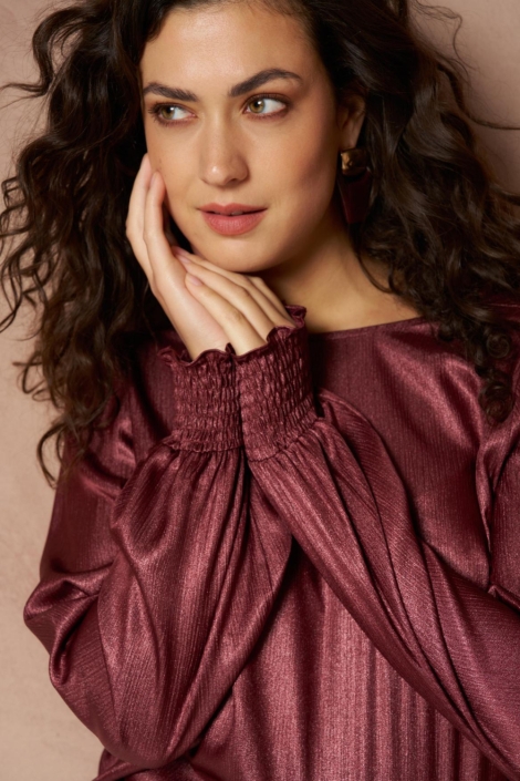 Lofty Manner rode dames top | Close up