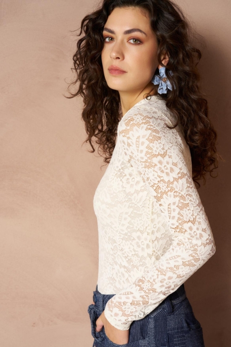 Lofty Manner beige dames top | Model zijaanzicht