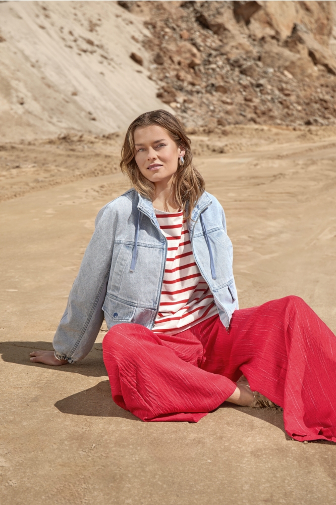 Peppercorn ecru dames t-shirt | Sfeerbeeld, In situatie