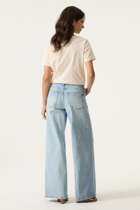 Garcia beige dames t-shirt | Model achteraanzicht