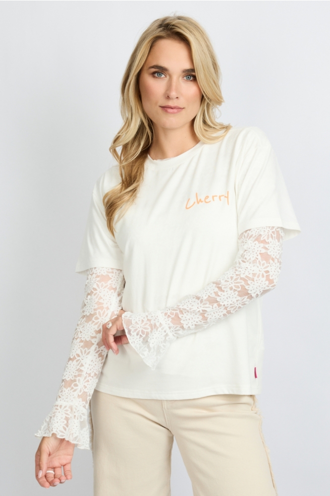 Fluresk witte dames t-shirt | Model vooraanzicht