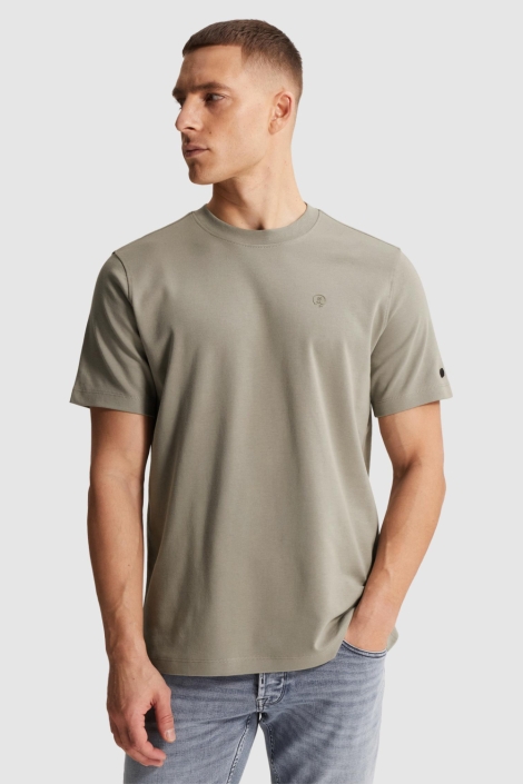 Cast Iron groene heren t-shirt | Model vooraanzicht