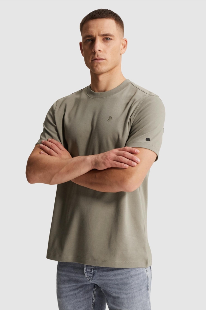 Cast Iron groene heren t-shirt | Model vooraanzicht