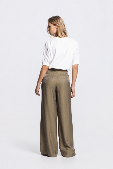 Juffrouw Jansen ecru dames t-shirt | Model achteraanzicht