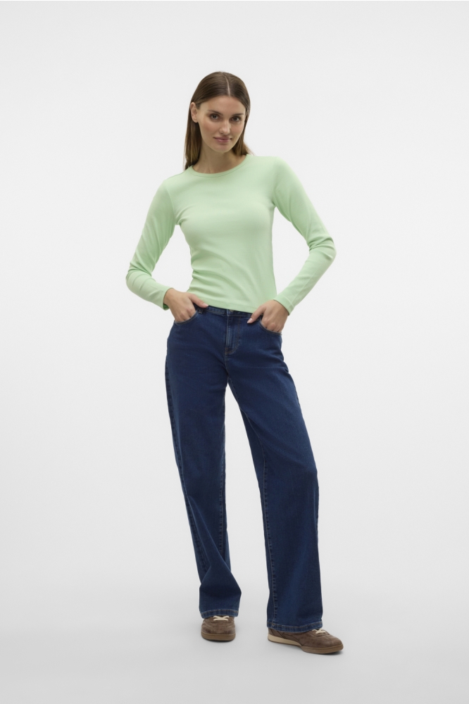 Vero Moda groene dames t-shirt | Model vooraanzicht