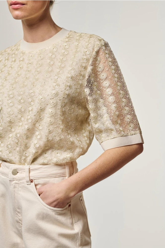 Aaiko gouden dames t-shirt | Close up