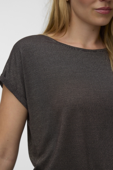 Vero Moda bruine dames t-shirt | Close up