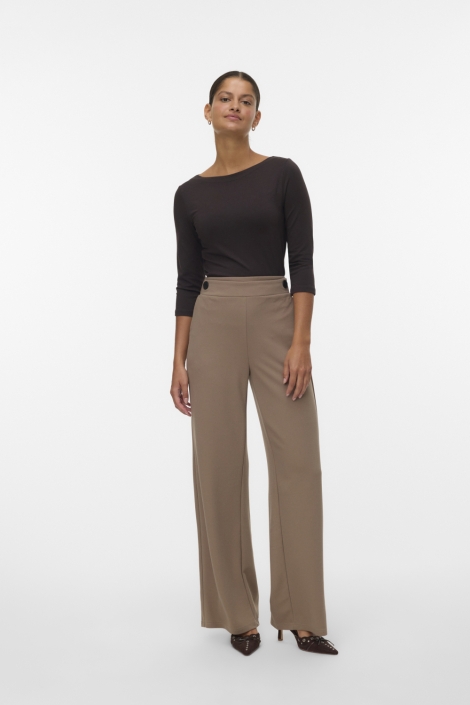 Vero Moda bruine dames t-shirt | Model