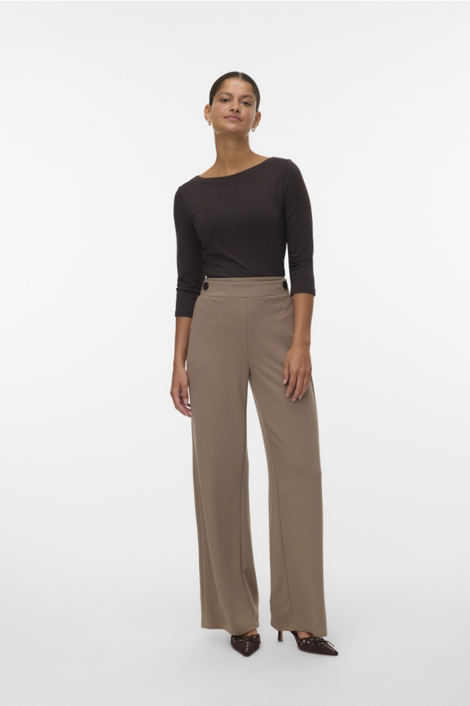 Vero Moda bruine dames t-shirt | Model