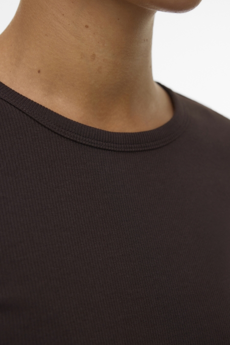 Vero Moda bruine dames t-shirt | Close up