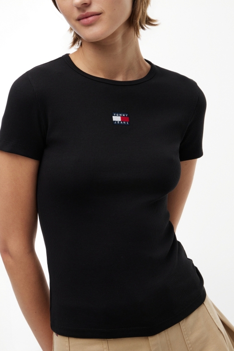 Tommy Jeans zwarte dames t-shirt | Model vooraanzicht