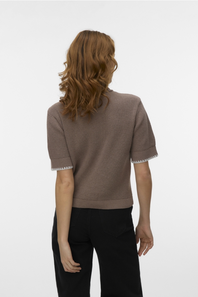 Vero Moda taupe dames vest | Model achteraanzicht