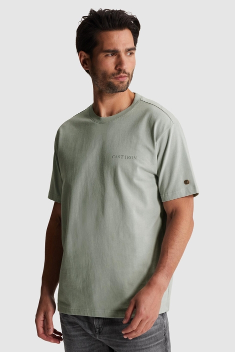 Cast Iron groene heren t-shirt | Model vooraanzicht