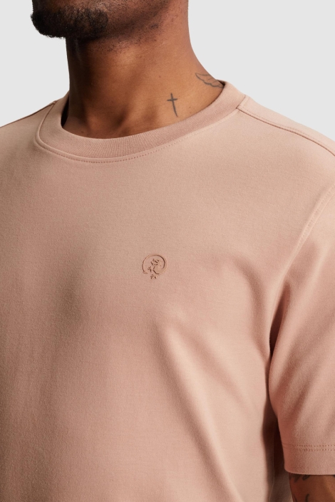 Cast Iron roze heren t-shirt | Close up