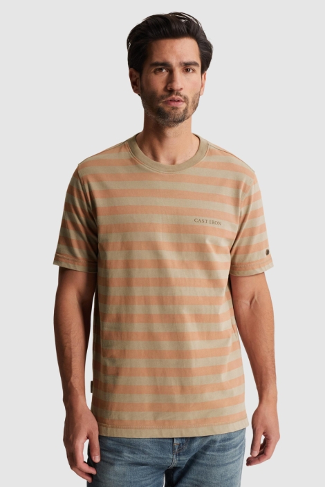 Cast Iron beige heren t-shirt | Model vooraanzicht