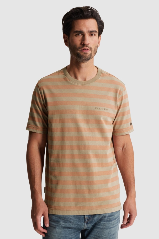 Cast Iron beige heren t-shirt | Model vooraanzicht