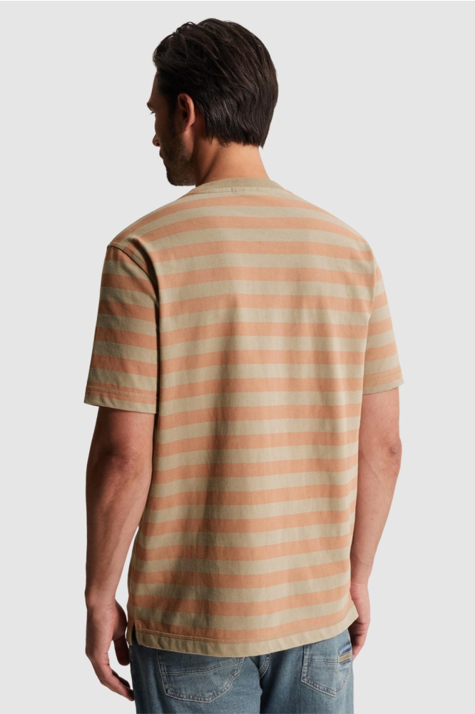 Cast Iron beige heren t-shirt | Model achteraanzicht