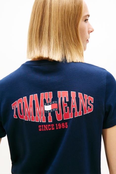 Tommy Jeans blauwe dames t-shirt | Model achteraanzicht