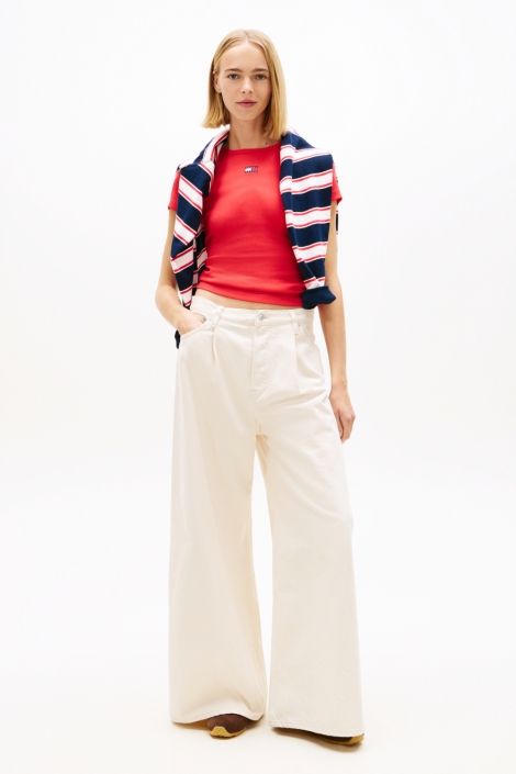 Tommy Jeans rode dames t-shirt | Model