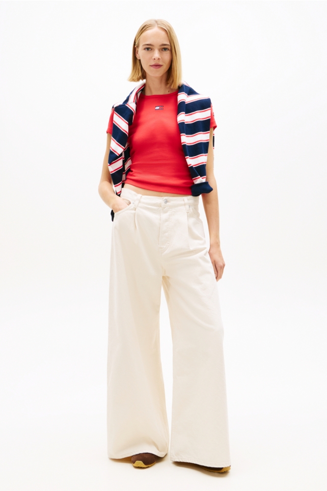 Tommy Jeans rode dames t-shirt | Model