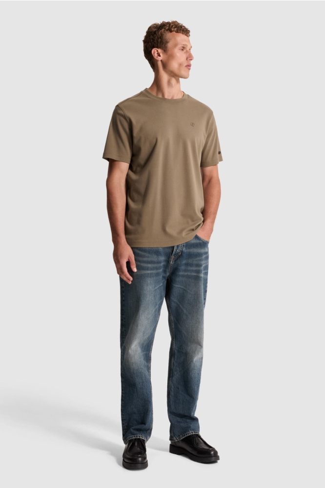 Cast Iron taupe heren t-shirt | Model