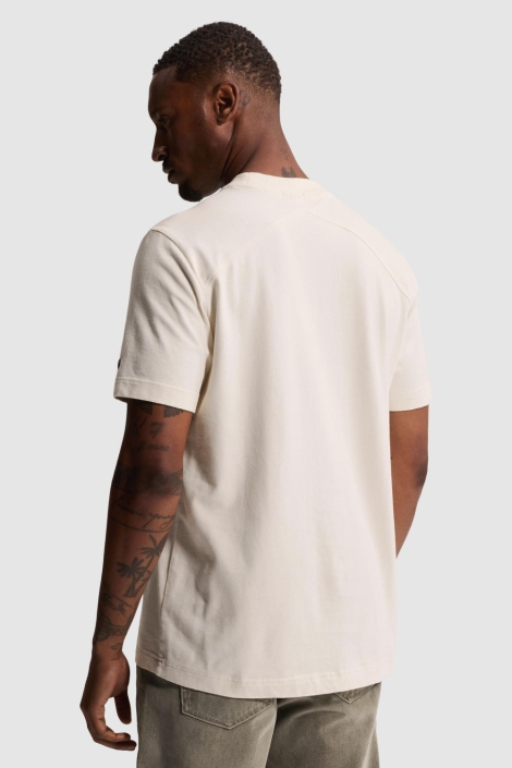 Cast Iron beige heren t-shirt | Model achteraanzicht