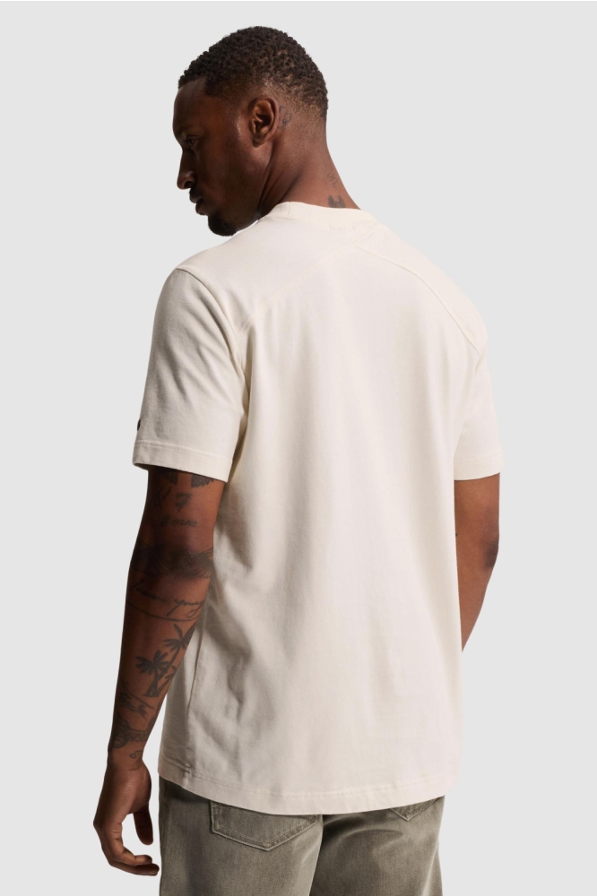 Cast Iron beige heren t-shirt | Model achteraanzicht