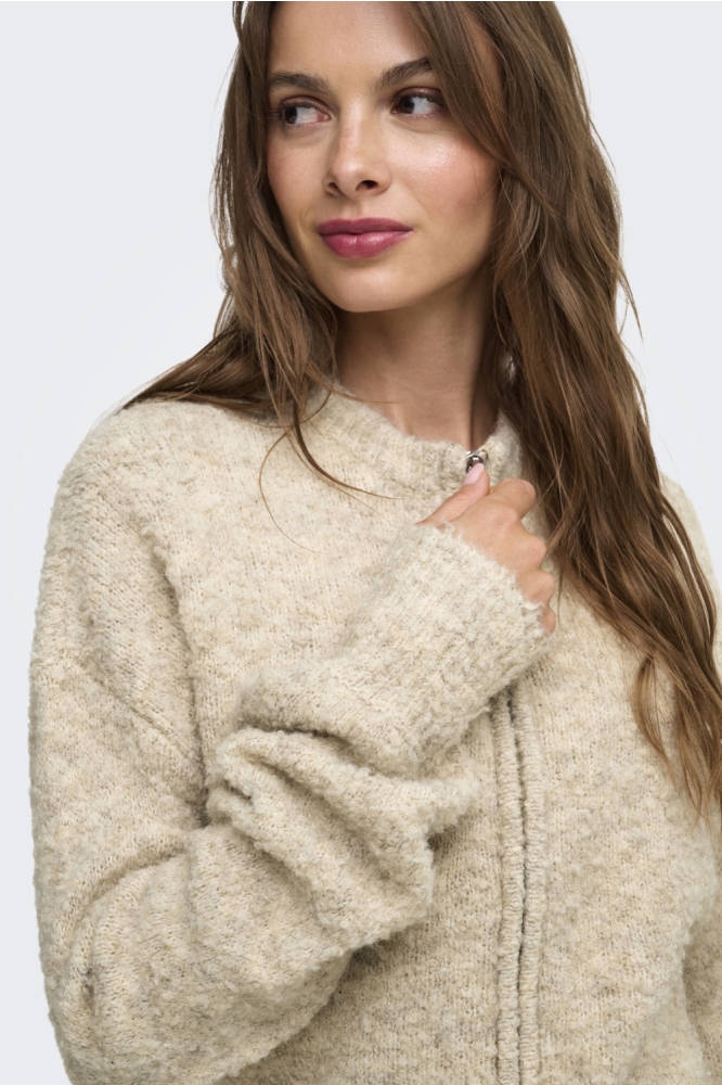 Only beige dames vest | Close up