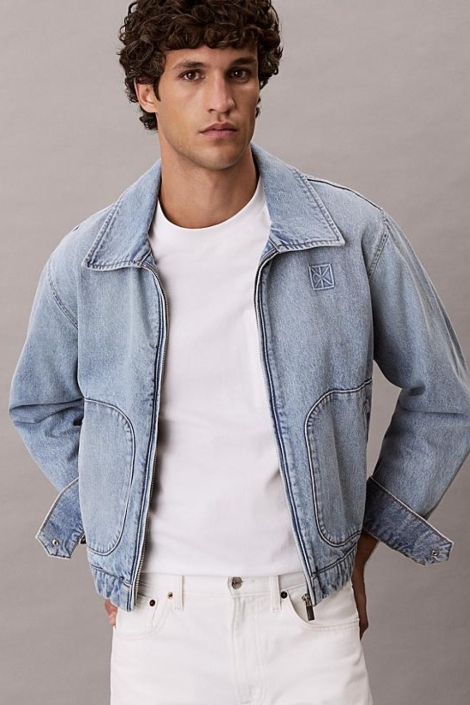 Calvin Klein witte heren t-shirt | Model vooraanzicht