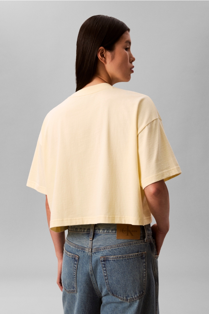 Calvin Klein gele dames t-shirt | Model achteraanzicht