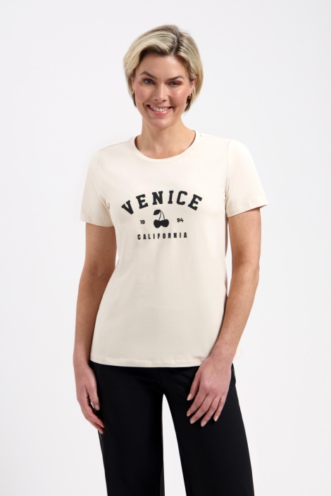 Lady Day ecru dames t-shirt | Model vooraanzicht