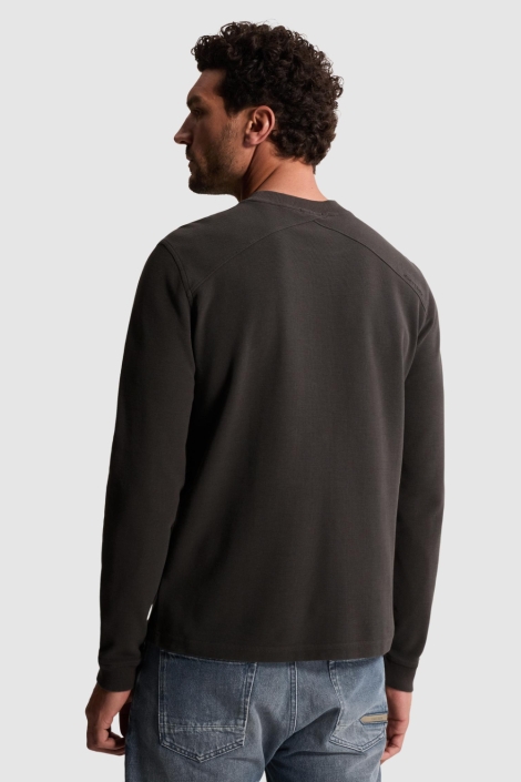 Cast Iron grijze heren t-shirt | Model achteraanzicht