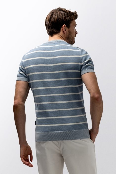 State of Art blauwe heren t-shirt | Model achteraanzicht