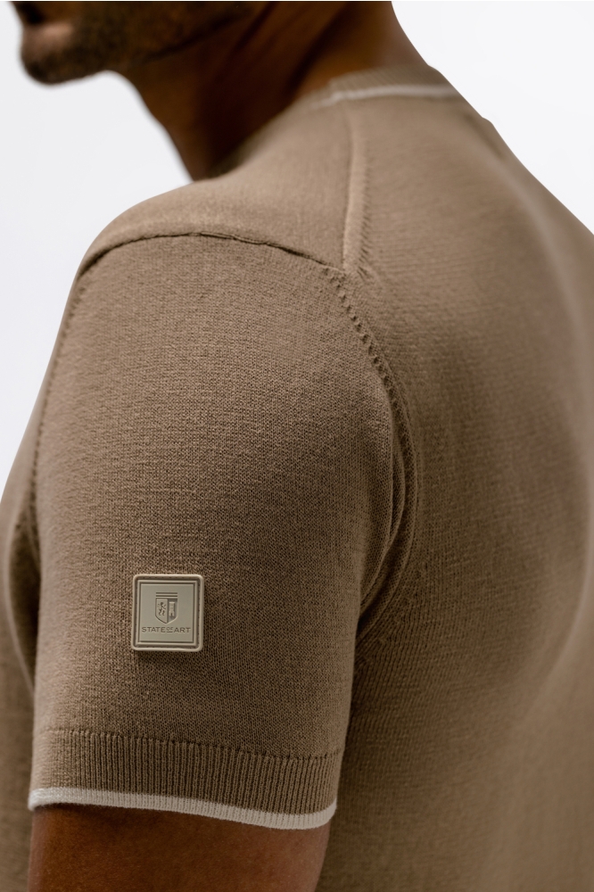 State of Art taupe heren t-shirt | Close up