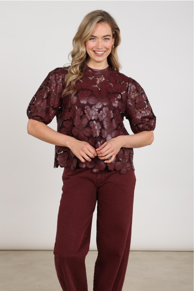 Nukus bordeaux dames t-shirt | Model vooraanzicht