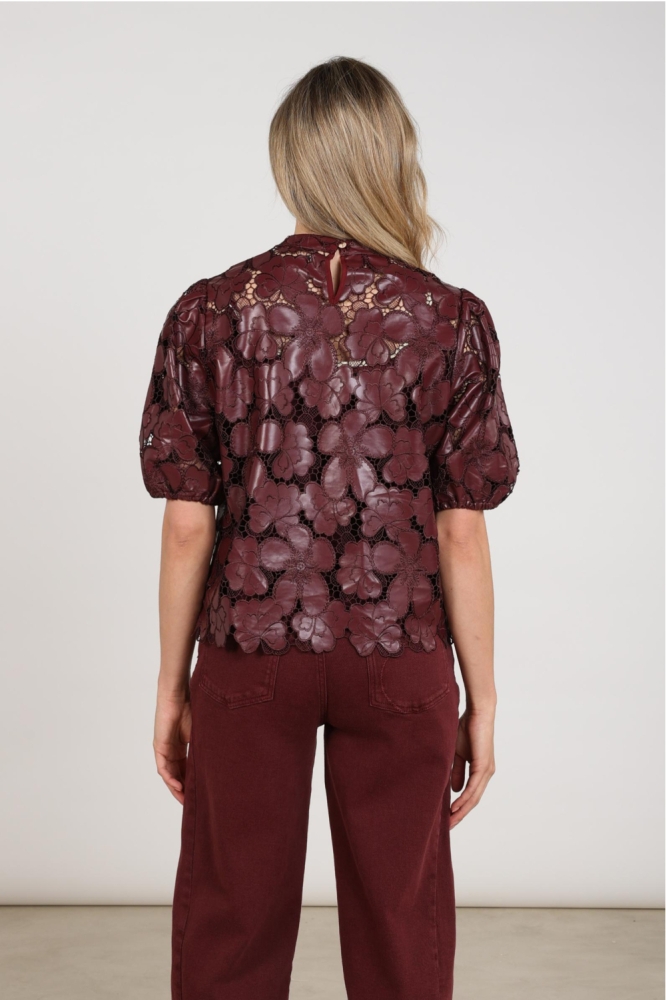 Nukus bordeaux dames t-shirt | Model achteraanzicht