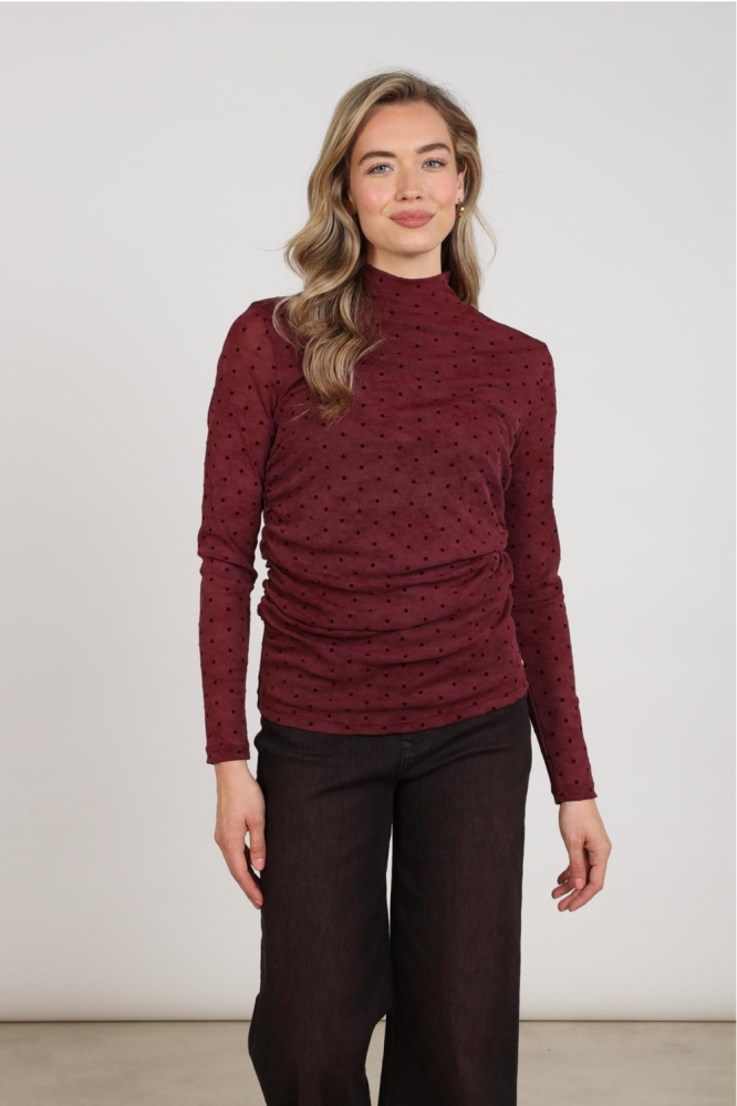 Nukus bordeaux dames t-shirt | Model vooraanzicht