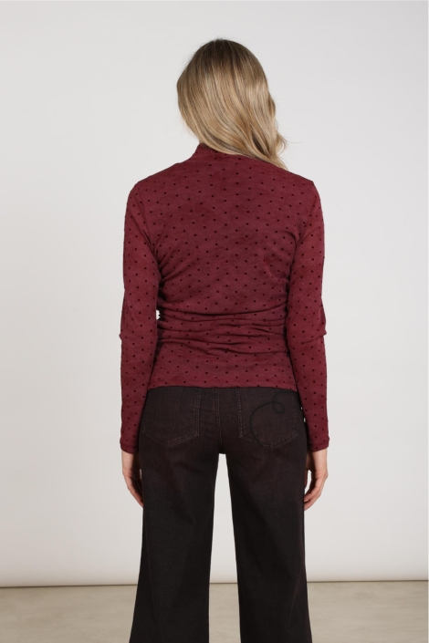 Nukus bordeaux dames t-shirt | Model achteraanzicht