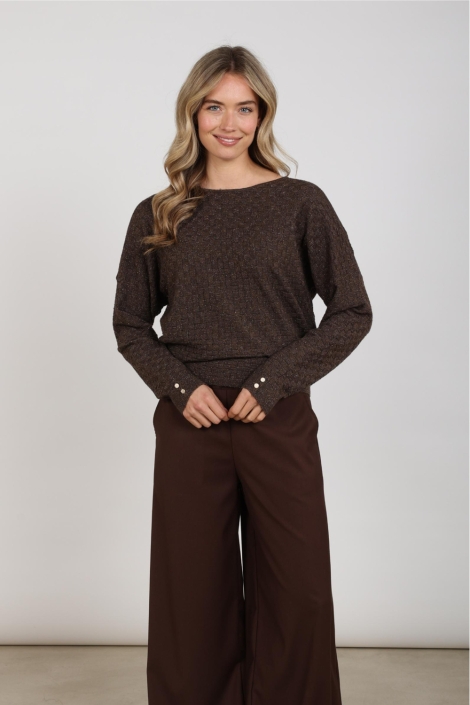 Nukus bruine dames trui | Model vooraanzicht