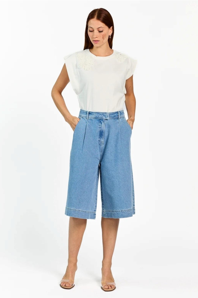 Aaiko witte dames t-shirt | Model