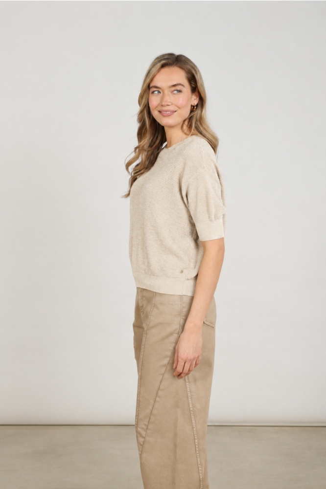 Nukus zand dames t-shirt | Model zijaanzicht