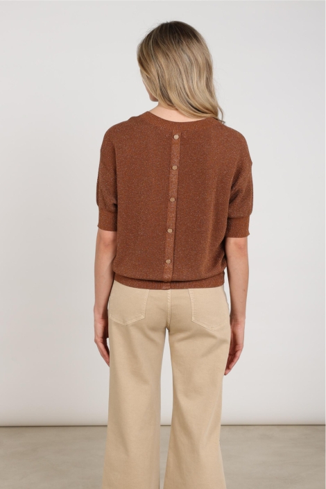 Nukus camel dames t-shirt | Model achteraanzicht