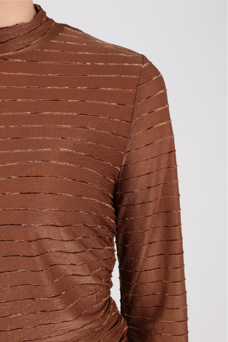 Nukus camel dames t-shirt | Close up