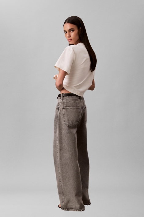 Calvin Klein beige dames t-shirt | Model zijaanzicht