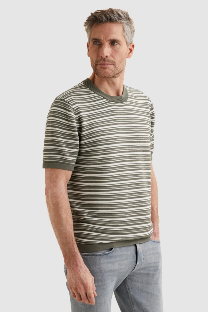 Vanguard groene heren t-shirt | Model zijaanzicht