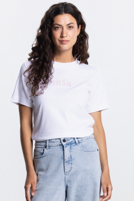 Juffrouw Jansen witte dames t-shirt | Model vooraanzicht